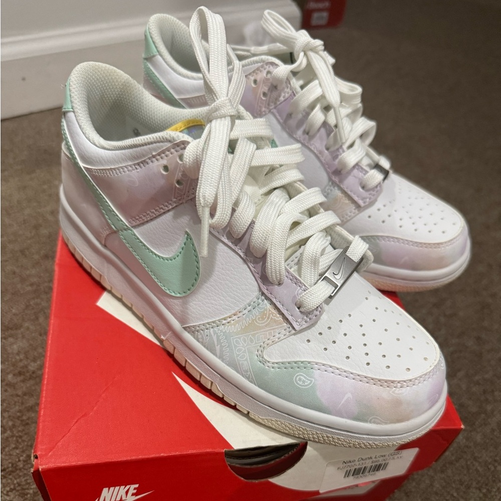 Nike dunk low (GS) 5.5y